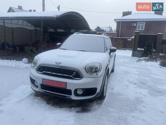 Белый Мини Кантримен, объемом двигателя 2 л и пробегом 92 тыс. км за 18900 $, фото 71 на Automoto.ua