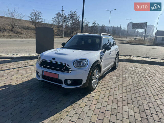 Белый Мини Кантримен, объемом двигателя 2 л и пробегом 92 тыс. км за 18900 $, фото 10 на Automoto.ua