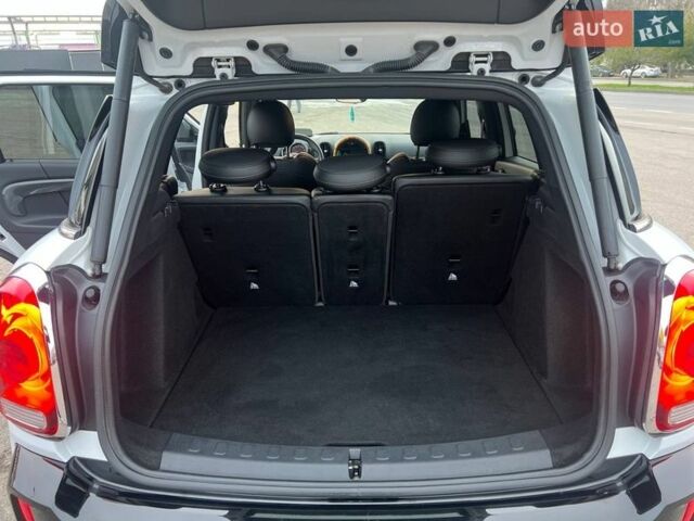 Белый Мини Кантримен, объемом двигателя 2 л и пробегом 92 тыс. км за 18500 $, фото 28 на Automoto.ua