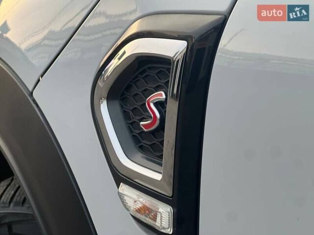 Белый Мини Кантримен, объемом двигателя 2 л и пробегом 92 тыс. км за 18500 $, фото 11 на Automoto.ua