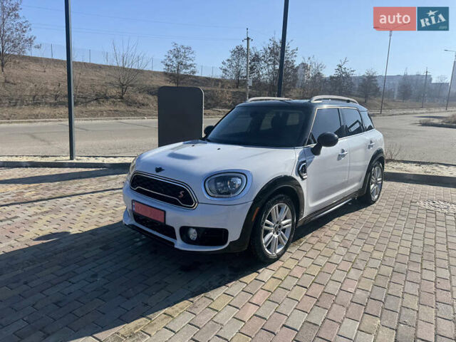Белый Мини Кантримен, объемом двигателя 2 л и пробегом 92 тыс. км за 18900 $, фото 6 на Automoto.ua