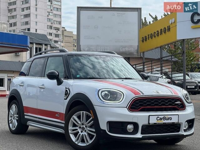 Білий Міні Кантрімен, об'ємом двигуна 2 л та пробігом 65 тис. км за 18700 $, фото 2 на Automoto.ua