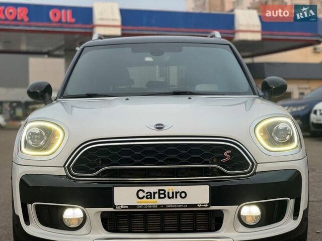 Белый Мини Кантримен, объемом двигателя 2 л и пробегом 92 тыс. км за 18500 $, фото 3 на Automoto.ua