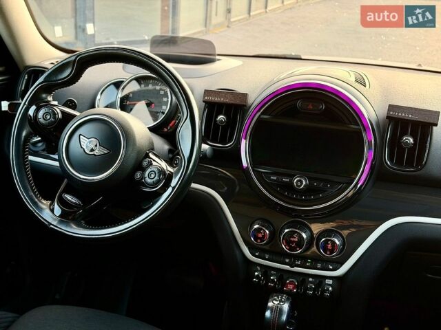Білий Міні Кантрімен, об'ємом двигуна 2 л та пробігом 83 тис. км за 18500 $, фото 21 на Automoto.ua