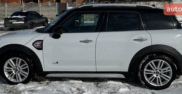 Білий Міні Кантрімен, об'ємом двигуна 2 л та пробігом 73 тис. км за 21500 $, фото 2 на Automoto.ua