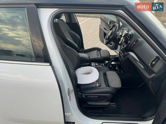 Белый Мини Кантримен, объемом двигателя 2 л и пробегом 73 тыс. км за 21500 $, фото 40 на Automoto.ua