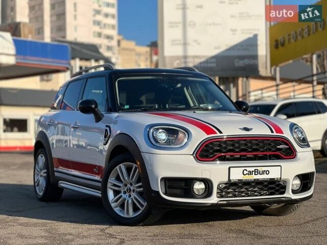 Белый Мини Кантримен, объемом двигателя 2 л и пробегом 65 тыс. км за 18900 $, фото 1 на Automoto.ua