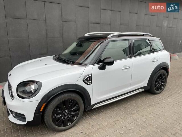 Білий Міні Кантрімен, об'ємом двигуна 2 л та пробігом 32 тис. км за 17900 $, фото 1 на Automoto.ua