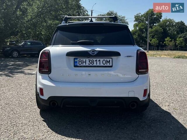 Белый Мини Кантримен, объемом двигателя 2 л и пробегом 73 тыс. км за 28000 $, фото 6 на Automoto.ua