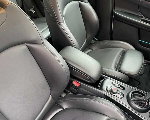 Білий Міні Кантрімен, об'ємом двигуна 2 л та пробігом 32 тис. км за 17900 $, фото 10 на Automoto.ua