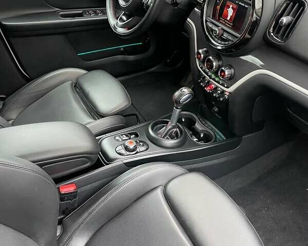 Білий Міні Кантрімен, об'ємом двигуна 2 л та пробігом 32 тис. км за 17900 $, фото 11 на Automoto.ua