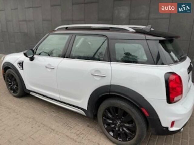 Білий Міні Кантрімен, об'ємом двигуна 2 л та пробігом 32 тис. км за 17900 $, фото 5 на Automoto.ua