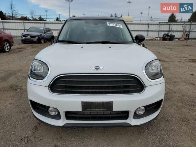 Белый Мини Кантримен, объемом двигателя 1.5 л и пробегом 91 тыс. км за 3600 $, фото 4 на Automoto.ua