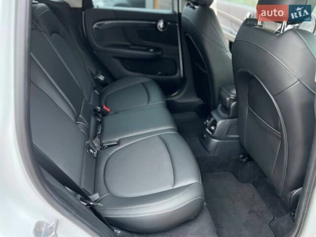 Білий Міні Кантрімен, об'ємом двигуна 2 л та пробігом 171 тис. км за 17500 $, фото 11 на Automoto.ua