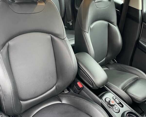 Білий Міні Кантрімен, об'ємом двигуна 2 л та пробігом 32 тис. км за 17900 $, фото 15 на Automoto.ua