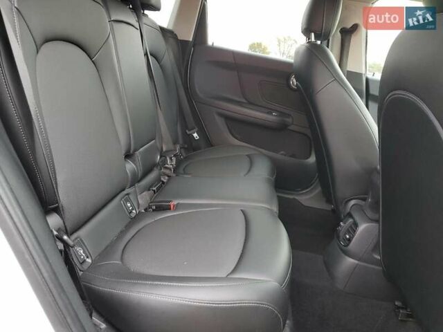 Белый Мини Кантримен, объемом двигателя 1.5 л и пробегом 91 тыс. км за 3600 $, фото 9 на Automoto.ua