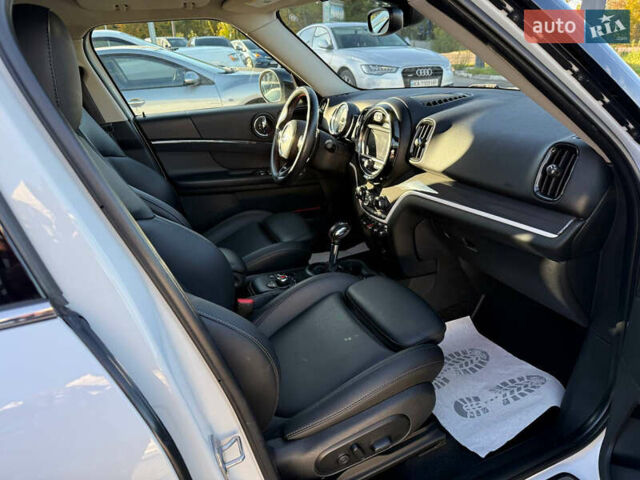 Белый Мини Кантримен, объемом двигателя 2 л и пробегом 170 тыс. км за 17999 $, фото 9 на Automoto.ua