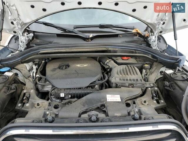 Белый Мини Кантримен, объемом двигателя 1.5 л и пробегом 91 тыс. км за 3600 $, фото 10 на Automoto.ua
