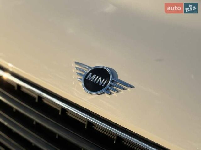 Білий Міні Кантрімен, об'ємом двигуна 1.5 л та пробігом 51 тис. км за 17500 $, фото 9 на Automoto.ua