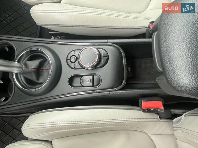 Білий Міні Кантрімен, об'ємом двигуна 2 л та пробігом 88 тис. км за 21700 $, фото 13 на Automoto.ua