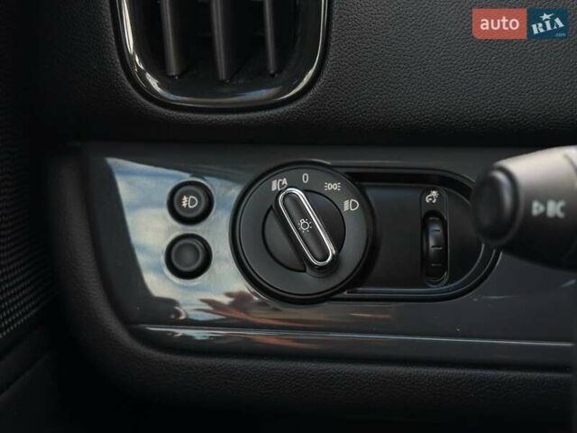 Білий Міні Кантрімен, об'ємом двигуна 1.5 л та пробігом 51 тис. км за 17500 $, фото 27 на Automoto.ua