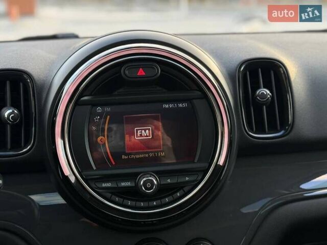 Білий Міні Кантрімен, об'ємом двигуна 1.5 л та пробігом 51 тис. км за 17500 $, фото 29 на Automoto.ua