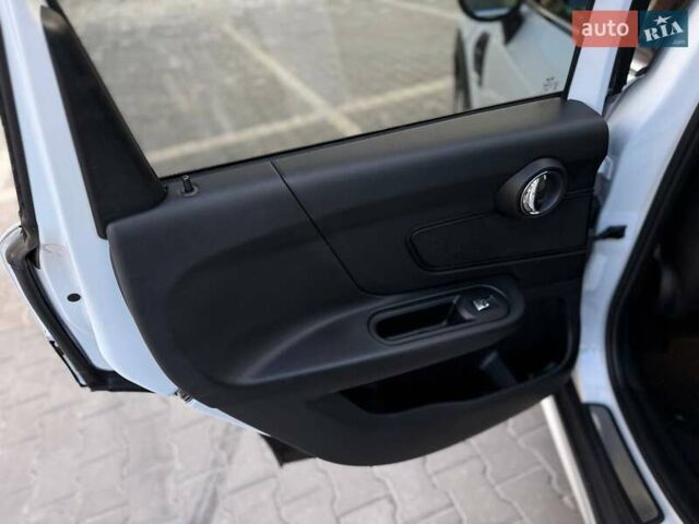 Білий Міні Кантрімен, об'ємом двигуна 1.5 л та пробігом 51 тис. км за 17500 $, фото 31 на Automoto.ua