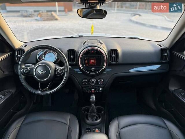 Білий Міні Кантрімен, об'ємом двигуна 1.5 л та пробігом 51 тис. км за 17500 $, фото 18 на Automoto.ua