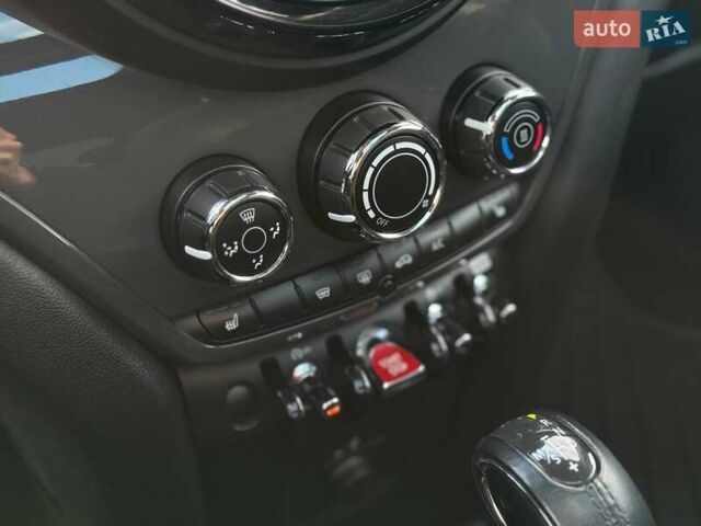 Білий Міні Кантрімен, об'ємом двигуна 1.5 л та пробігом 51 тис. км за 17500 $, фото 30 на Automoto.ua