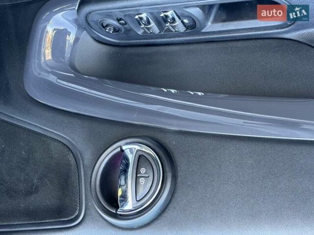 Білий Міні Кантрімен, об'ємом двигуна 2 л та пробігом 60 тис. км за 22500 $, фото 20 на Automoto.ua