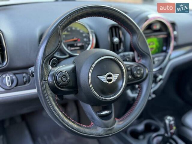Білий Міні Кантрімен, об'ємом двигуна 2 л та пробігом 60 тис. км за 22500 $, фото 29 на Automoto.ua