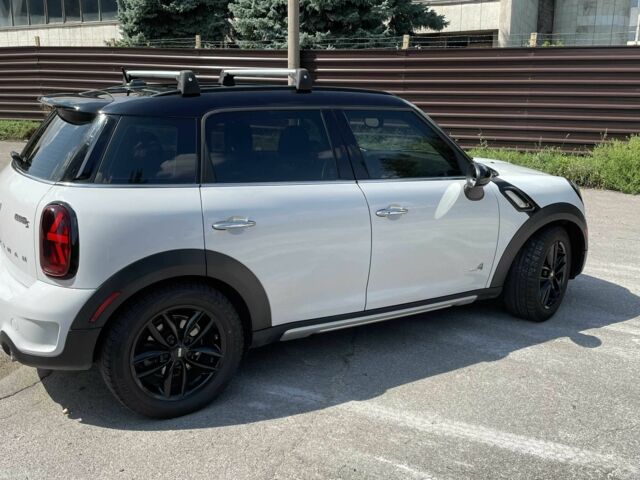 Мини Кантримен 2015 в Днепре (Днепропетровске) на Automoto.ua Белый Мини Кантримен, объемом двигателя 1.6 л и пробегом 63 тыс. км за 15000 $, фото 3 на Automoto.ua
