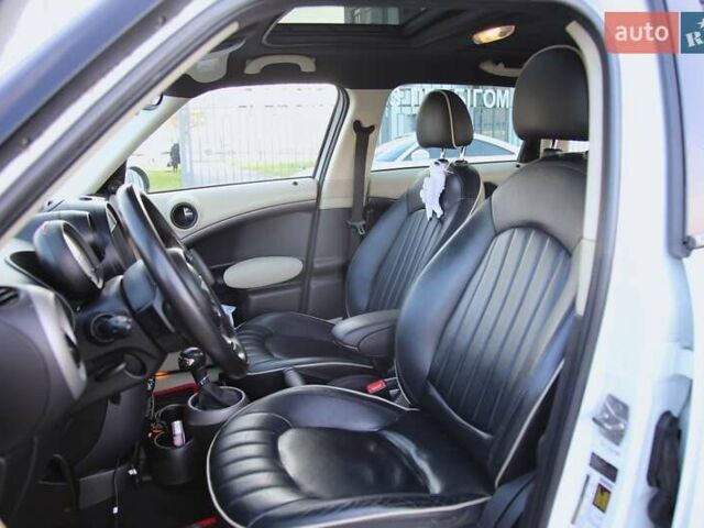 Белый Мини Кантримен, объемом двигателя 1.6 л и пробегом 170 тыс. км за 9900 $, фото 6 на Automoto.ua