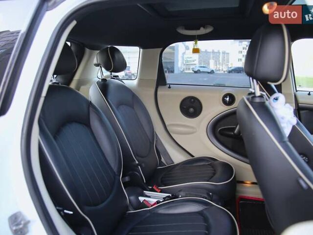 Белый Мини Кантримен, объемом двигателя 1.6 л и пробегом 170 тыс. км за 9900 $, фото 9 на Automoto.ua