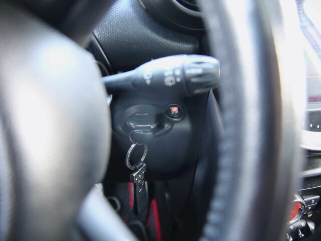 Білий Міні Кантрімен, об'ємом двигуна 1.6 л та пробігом 170 тис. км за 9900 $, фото 16 на Automoto.ua