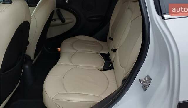 Белый Мини Кантримен, объемом двигателя 1.6 л и пробегом 209 тыс. км за 10400 $, фото 10 на Automoto.ua