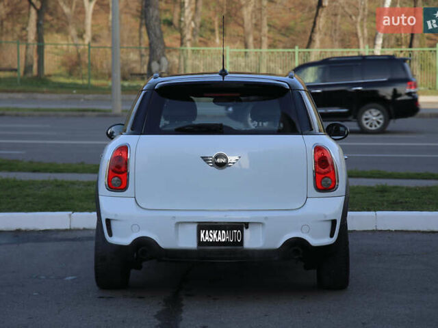 Белый Мини Кантримен, объемом двигателя 1.6 л и пробегом 170 тыс. км за 9900 $, фото 4 на Automoto.ua