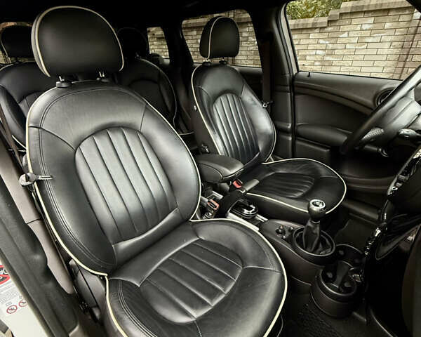 Белый Мини Кантримен, объемом двигателя 1.6 л и пробегом 242 тыс. км за 7850 $, фото 15 на Automoto.ua