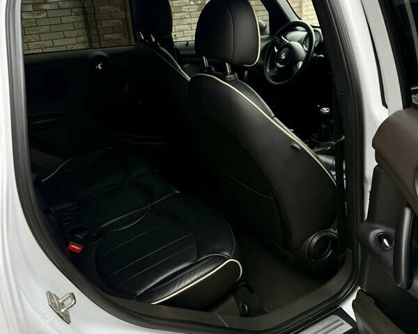 Белый Мини Кантримен, объемом двигателя 1.6 л и пробегом 242 тыс. км за 7850 $, фото 14 на Automoto.ua