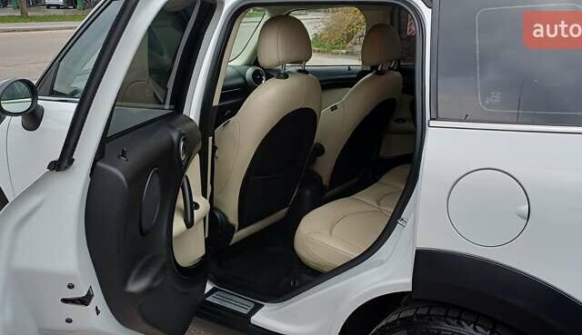 Белый Мини Кантримен, объемом двигателя 1.6 л и пробегом 209 тыс. км за 10400 $, фото 9 на Automoto.ua