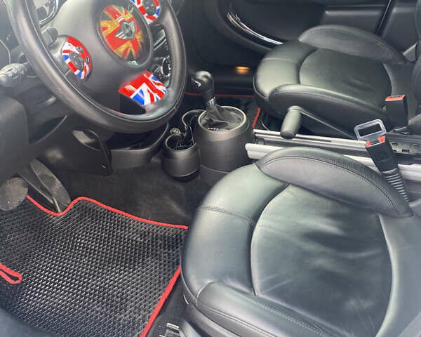 Білий Міні Кантрімен, об'ємом двигуна 1.6 л та пробігом 78 тис. км за 12500 $, фото 6 на Automoto.ua