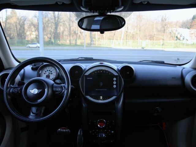 Білий Міні Кантрімен, об'ємом двигуна 1.6 л та пробігом 170 тис. км за 9900 $, фото 10 на Automoto.ua