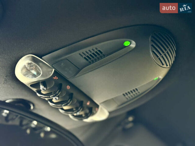 Белый Мини Кантримен, объемом двигателя 1.6 л и пробегом 242 тыс. км за 7850 $, фото 26 на Automoto.ua