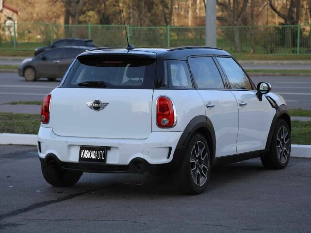 Білий Міні Кантрімен, об'ємом двигуна 1.6 л та пробігом 170 тис. км за 9900 $, фото 5 на Automoto.ua