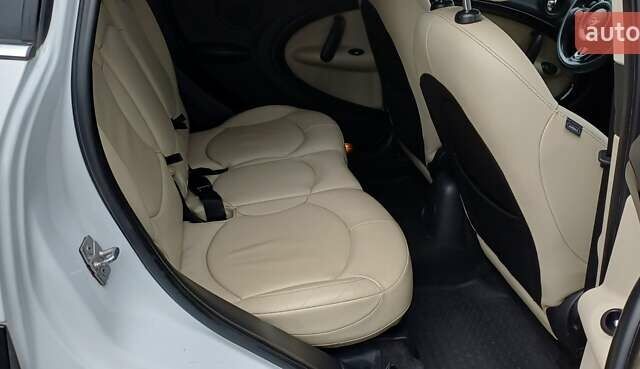 Белый Мини Кантримен, объемом двигателя 1.6 л и пробегом 209 тыс. км за 10400 $, фото 13 на Automoto.ua