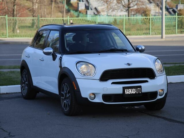 Білий Міні Кантрімен, об'ємом двигуна 1.6 л та пробігом 170 тис. км за 9900 $, фото 2 на Automoto.ua