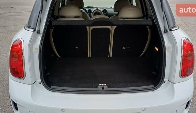 Белый Мини Кантримен, объемом двигателя 1.6 л и пробегом 209 тыс. км за 10400 $, фото 11 на Automoto.ua