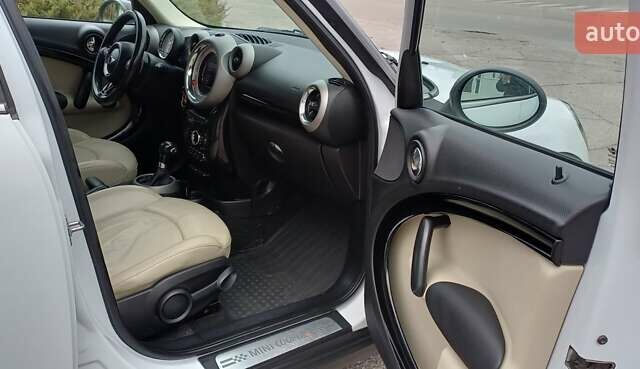Белый Мини Кантримен, объемом двигателя 1.6 л и пробегом 209 тыс. км за 10400 $, фото 14 на Automoto.ua