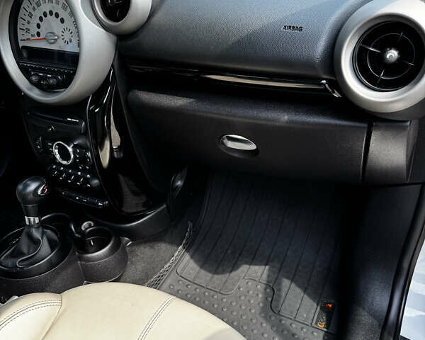 Белый Мини Кантримен, объемом двигателя 1.6 л и пробегом 160 тыс. км за 9900 $, фото 9 на Automoto.ua