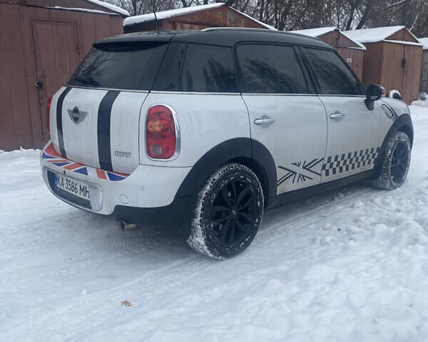 Білий Міні Кантрімен, об'ємом двигуна 1.6 л та пробігом 78 тис. км за 12500 $, фото 3 на Automoto.ua